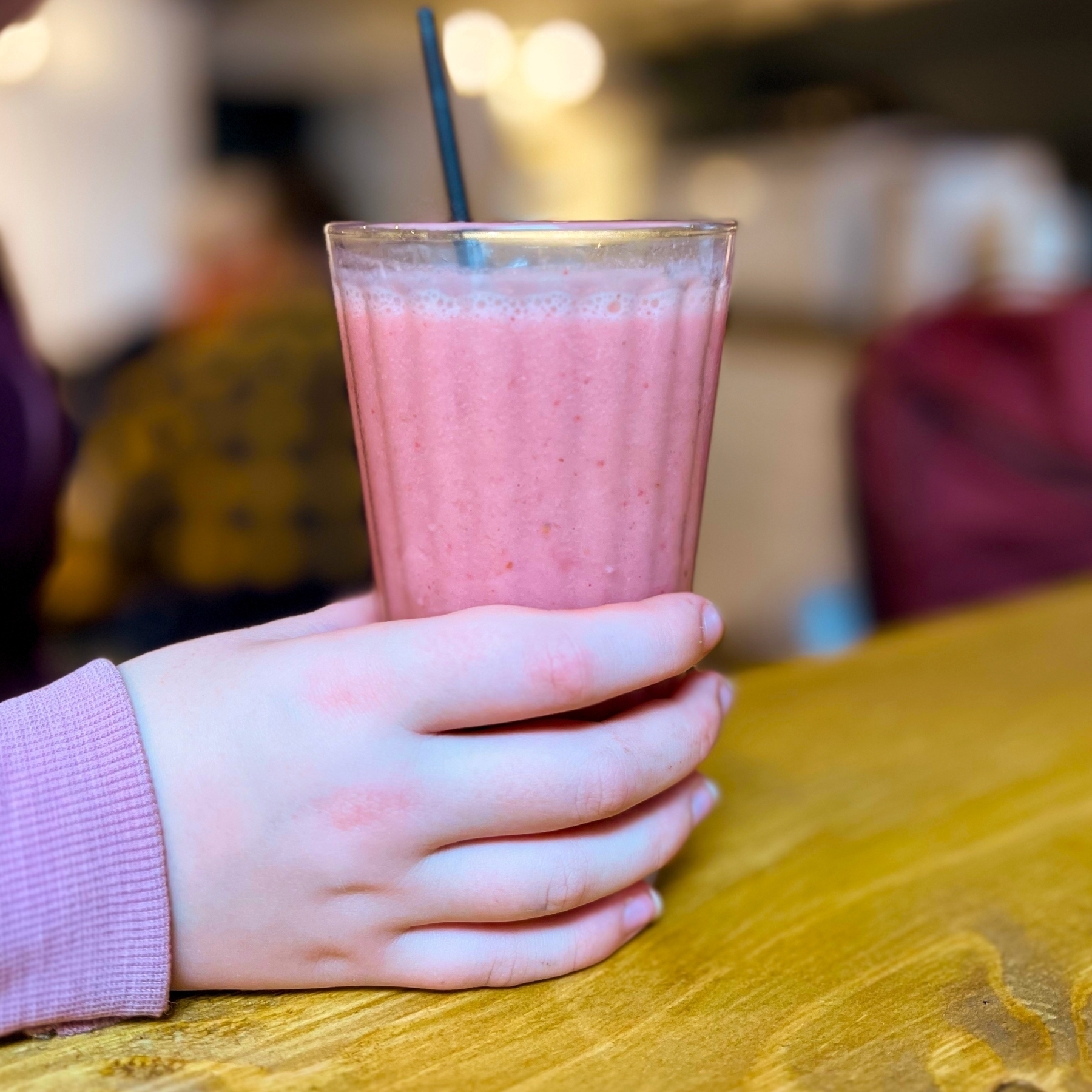 Smoothie of the banana and strawberry variety